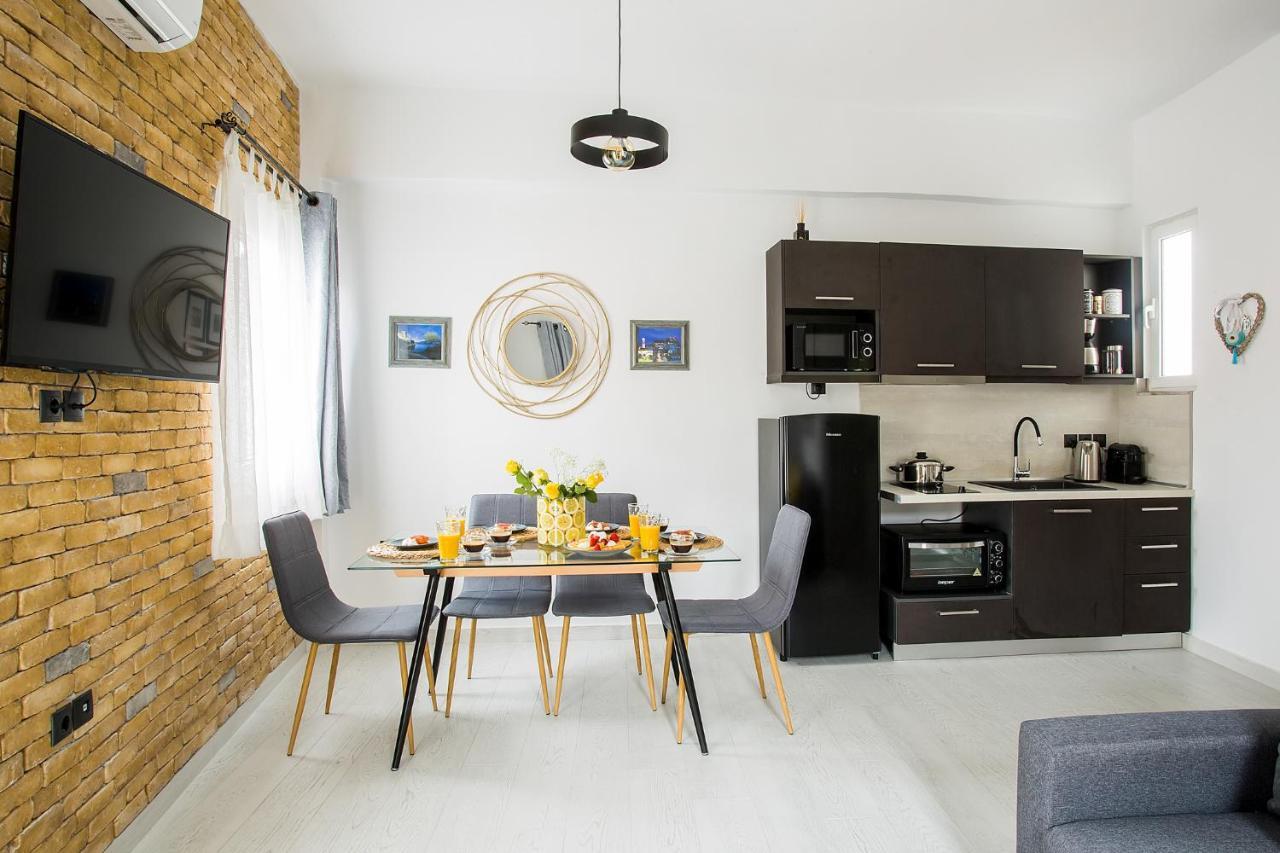 Deluxe Town Hall Square Flat In Historical Center 3 * Korfu