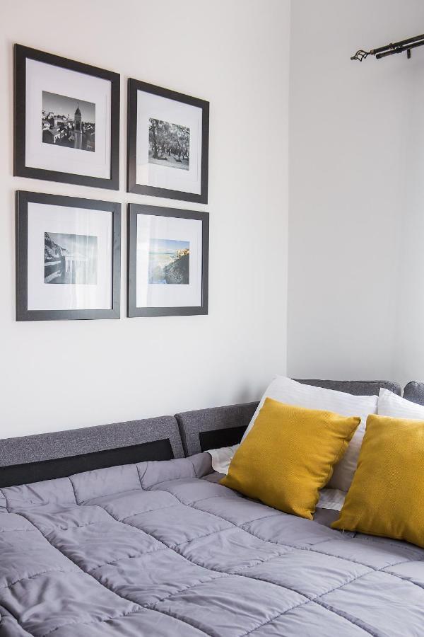 Deluxe Town Hall Square Flat In Historical Center 3 * Korfu